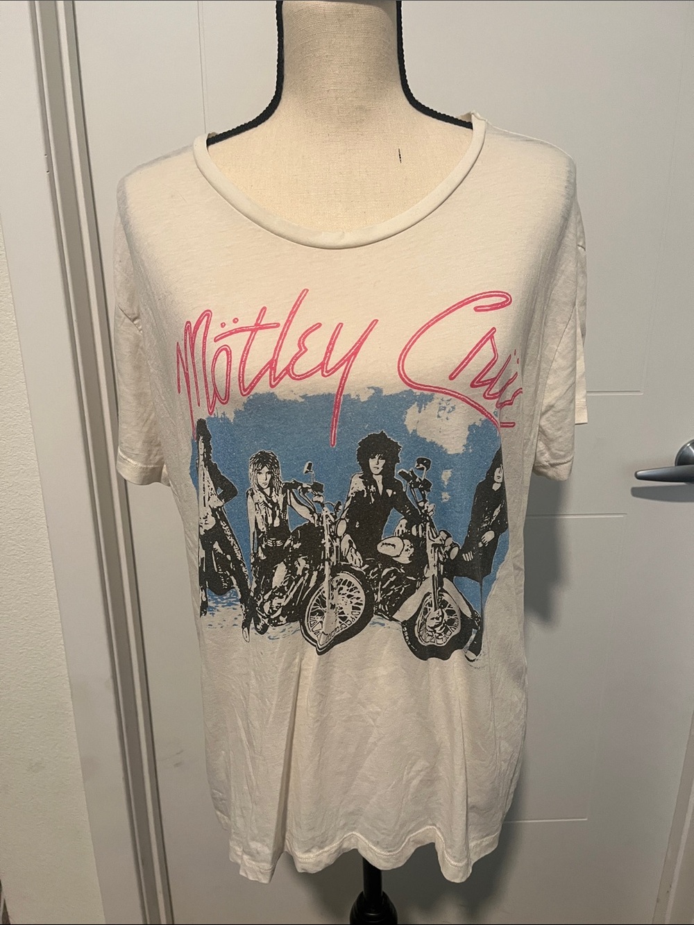 Chaser Motley Crue Girls Girls Girls World Tour 87 Music White Graphic T-Shirt
